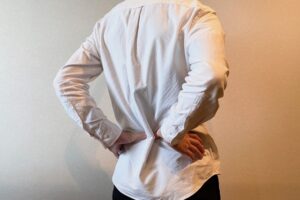 腰痛に悩む方のイメージ 整体院フィジカルLabo