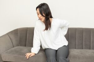 腰痛に悩む方のイメージ 整体院フィジカルLabo