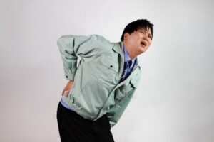 腰痛に悩む方のイメージ 整体院フィジカルLabo