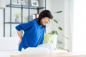 腰痛に悩む方のイメージ 整体院フィジカルLabo
