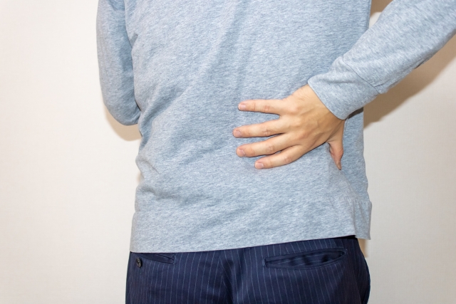腰痛に悩む方のイメージ 整体院フィジカルLabo