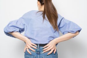 腰痛に悩む方のイメージ 整体院フィジカルLabo